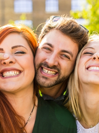 Qué hacer si te enteras que tu ex se ha liado con tu (mejor) amiga