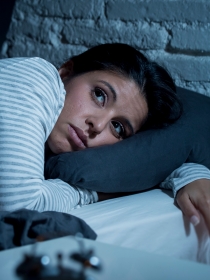 Soñar que no puedes dormir: el insomnio en sueños