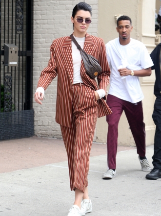 Kendall Jenner marca estilo: la riñonera está de moda