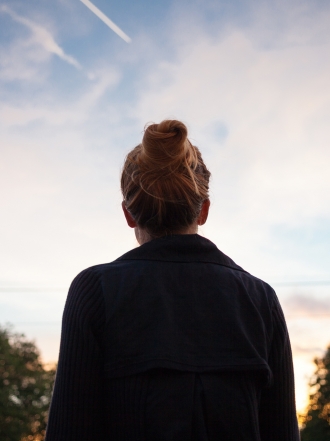 Soñar que no te habla nadie: cuando nadie te entiende