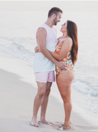 El hombre que proclamó al mundo que amaba las curvas de su mujer