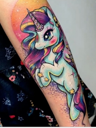 Tatuajes de unicornios: ¿qué significan?