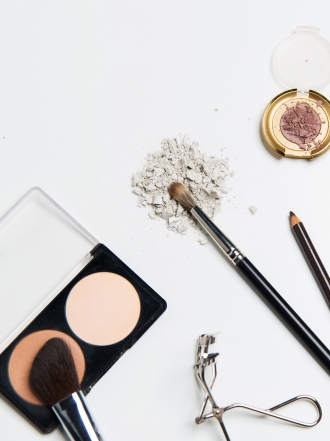 Cómo hacer que tus cosméticos duren más