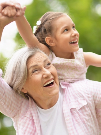 El imprescindible papel de los abuelos en la familia