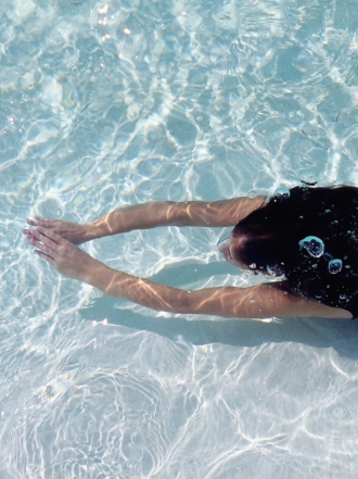 La buena y mala suerte del agua en sueños: descubre su significado