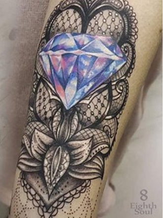 Tatuajes de diamante, ¡casi parecen reales!