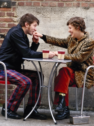 Soñar que te besan la mano: ¿respeto o adoración?