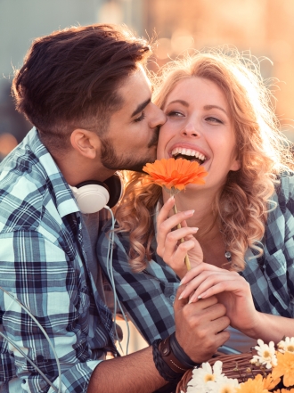 Para enamorar a Leo, dedícale estas frases de amor