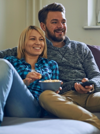 Las parejas que ven series juntos son más felices