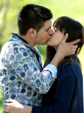 Los besos preferidos por las mujeres: apasionados y despacito