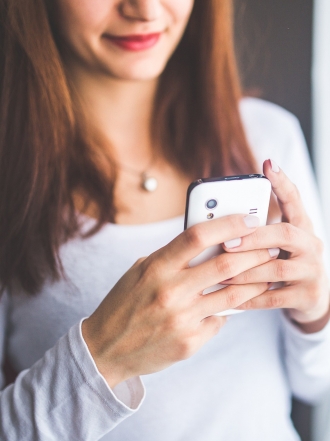 12 apps para ligar si eres tímida: Encontrar pareja desde el móvil