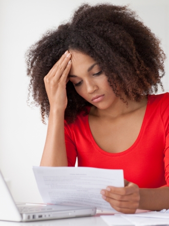 Soñar que te llega una carta de Hacienda: ¿a qué tienes miedo?