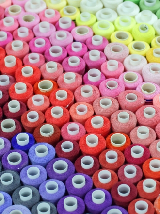 El significado de soñar con una bobina de hilo gigante