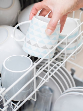 8 cosas que jamás deberías meter en el lavavajillas