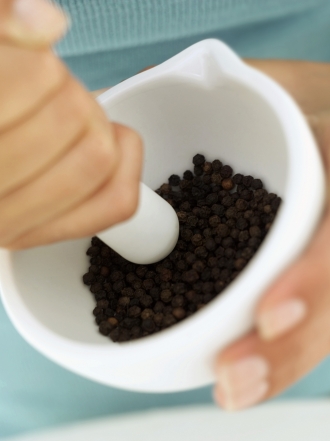 El desconocido poder de la pimienta contra el dolor de estómago