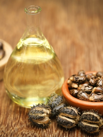 Los efectos del aceite de ricino en el cabello y el rostro