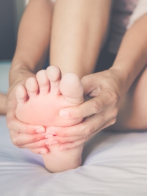 Eficaces masajes de reflexología para aliviar el dolor de regla
