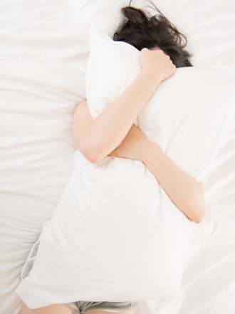 Qué puede hacer la homeopatía para aliviar tu dolor de regla