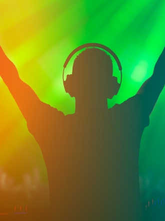 Soñar con música electrónica: experimenta con la vida