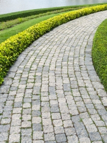 Soñar con un camino de piedras: vigila tus pasos