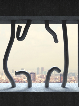 Soñar que estás prisionera: descubre cómo liberarte