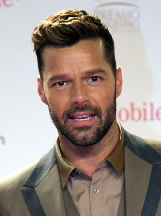 Ricky Martin regresa con nuevo trabajo y habla sin tapujos de su homosexualidad