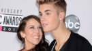 La madre de Justin Bieber pasa de sufridora a vividora