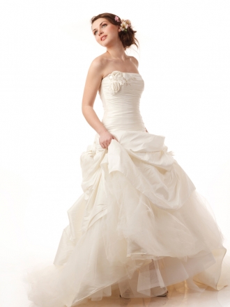 Consigue el mejor vestido de novia sin comprarlo