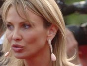 El Rey y Corinna se operan juntos: él por salud, y ella del pecho y la cara... gratis