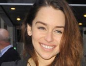 Emilia Clarke, favorita para protagonizar ‘Cincuenta sombras de Grey’