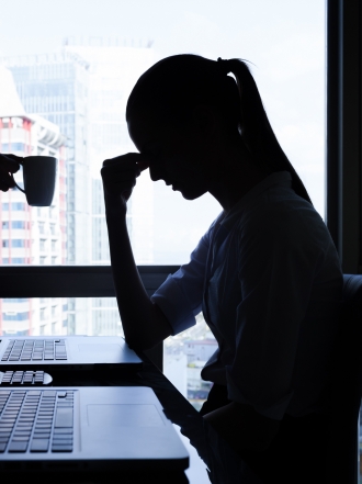 Dolor de espalda por estrés: causas y cómo evitarlo