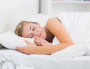 Malas posturas al dormir que provocan dolor de espalda: cómo dormir correctamente