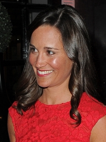 Se publican fotografías de Pippa Middleton en topless en un yate en Ibiza
