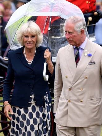 La revista 'Globe' vuelve a publicar que Carlos de Inglaterra y Camilla se separan