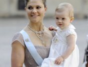 Vestidos de fiesta para bebés: cómo vestir a un bebé para una celebración