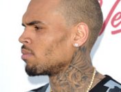 Chris Brown se carga a Rihanna de su disco y es acusado de maltrato (otra vez)