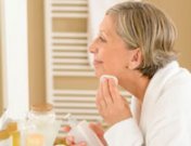 Limpieza facial en la menopausia: guía para el cuidado de tu cara
