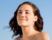 Deterioro y envejecimiento de la cara por el sol: causas y cuidados