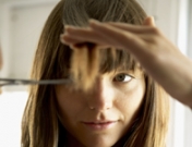 Cómo cortarte el pelo a capas en casa