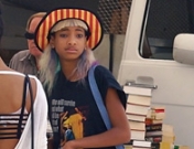Willow Smith y su indescriptible look ¿sale disfrazada a la calle?