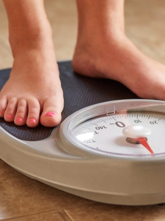 Por qué engordamos en tiempos de crisis y hábitos para evitarlo