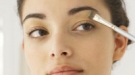 Cómo aplicar un iluminador facial: dale luz a tu cara