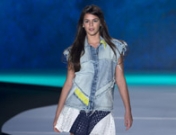 Look de Bruna Marquezine: joven y moderna