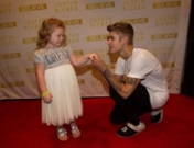 Justin Bieber, chico malo por la noche y niño bueno por el día