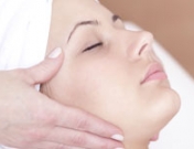 Masaje facial: tipos, técnicas y beneficios