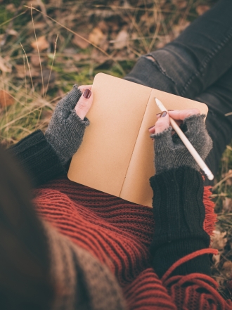Cómo escribir una carta de amor tierna; descubre el efecto de las palabras suaves