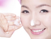 Limpieza facial diaria: cómo lavarse la cara por la mañana