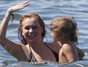 Paulina Rubio ha engordado pero se pone bikini, ¿hay embarazo a la vista?