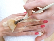 Manicura de parafina: beneficios para nuestras uñas y modus operandis