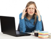 Faltar al trabajo por dolor de cabeza: ¿absentismo justificado?